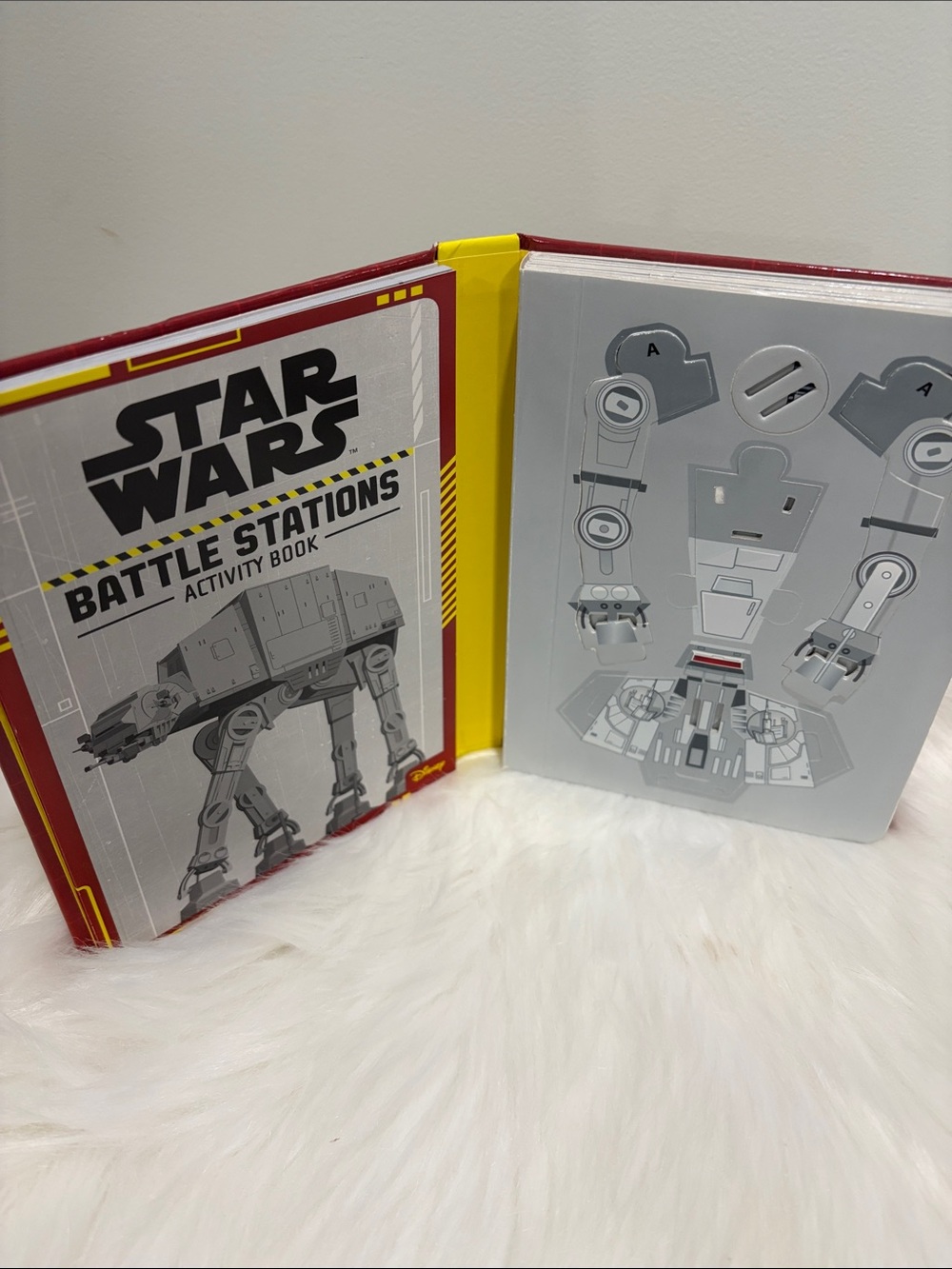 Star Wars Red Battle Stations Activity Book and AT-AT Model - Picture 2 of 4